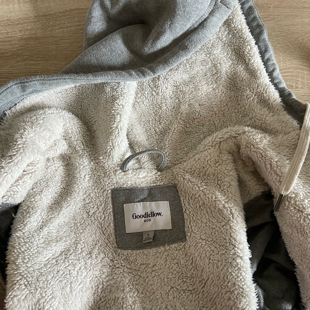 Grey Fuzzy Zip-up Jacket